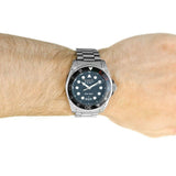  Shop Authentic Gucci Dive Analog Black Dial Silver Steel Strap Watch For Men - YA136208 - Luxxuri