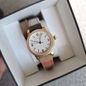  Shop Authentic Burberry Utilitarian White Dial Multicolor Leather Strap Watch for Women - BU7851 - Luxxuri